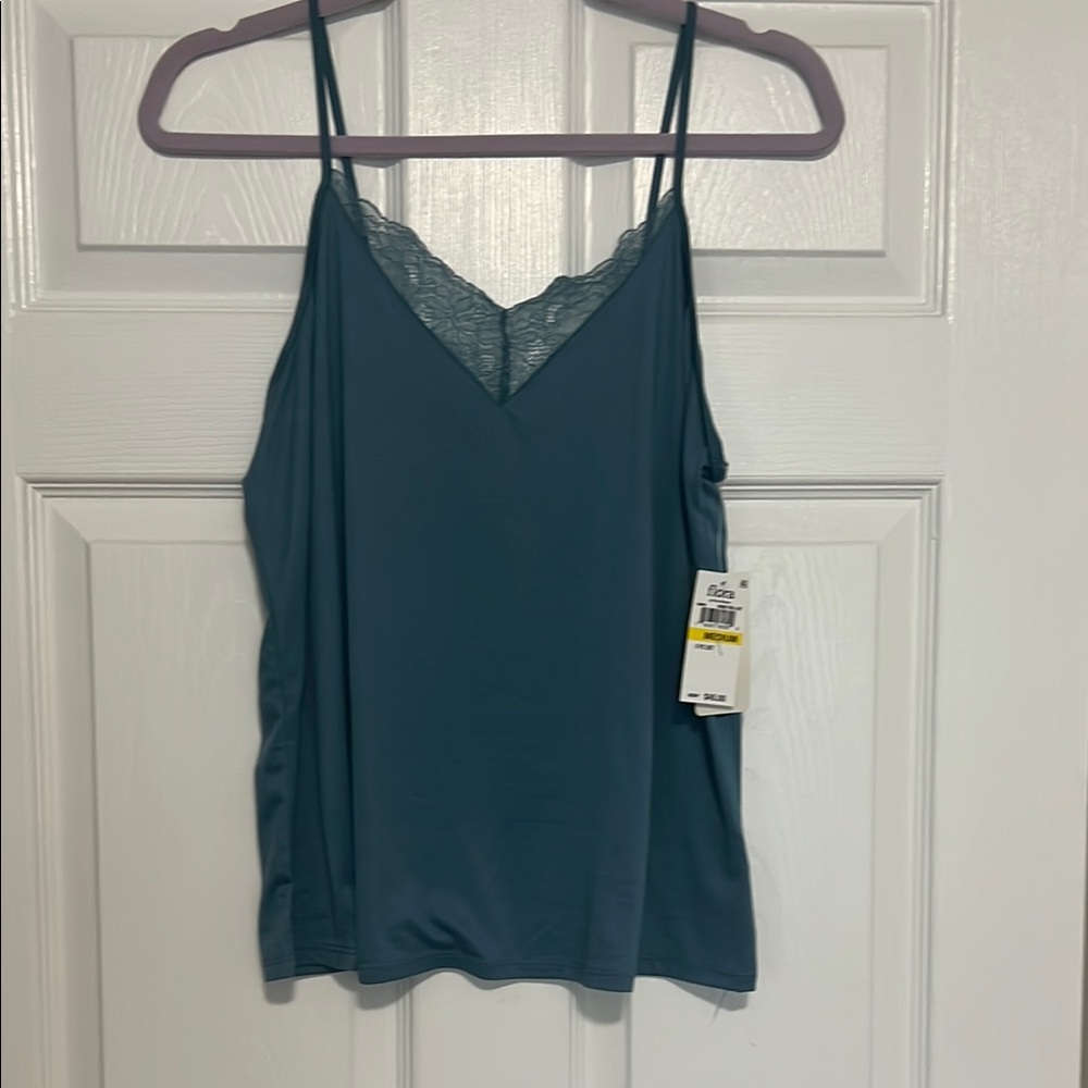 Flora nikrooz cami
